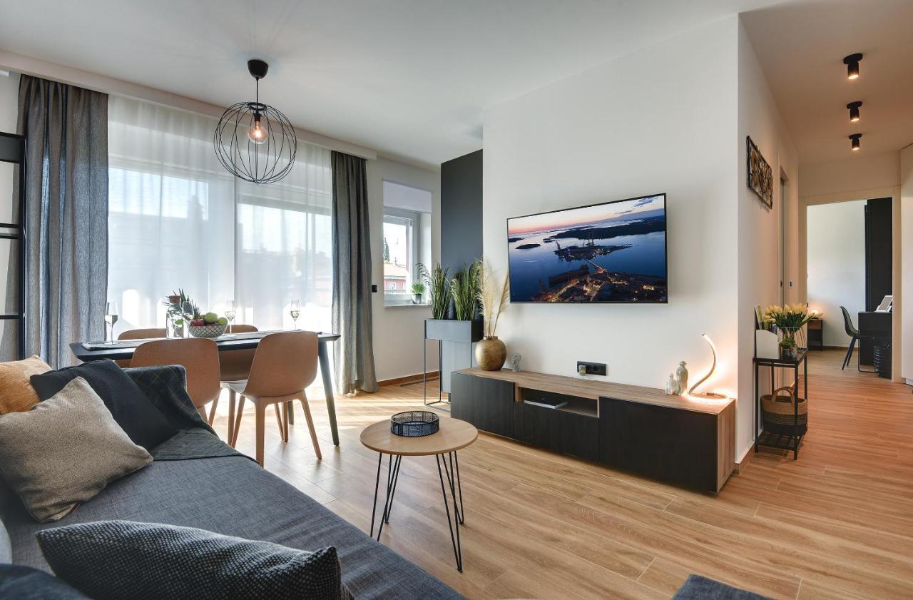 Giardini Penthouse Apartment Pula Buitenkant foto